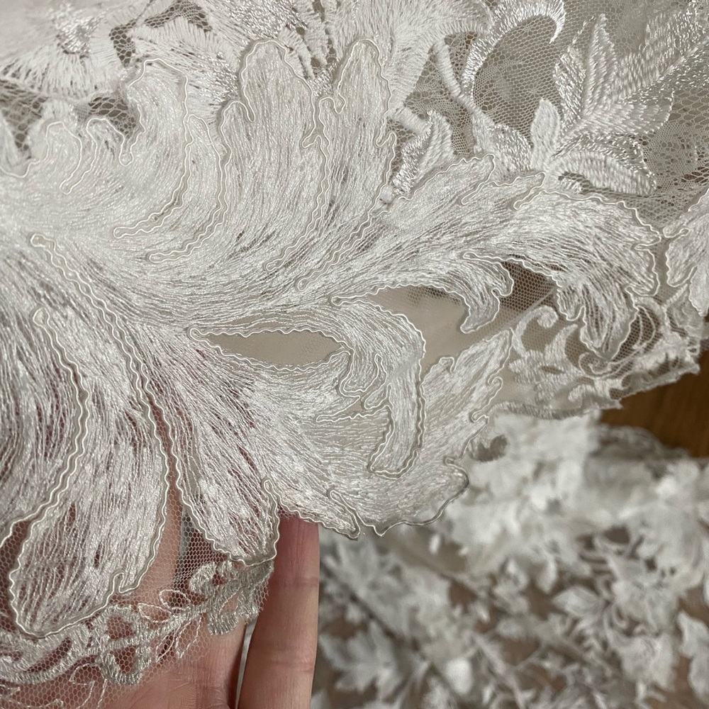 Ines Di Santo Lace, Ivory Wedding Dress - Picture 10 of 13